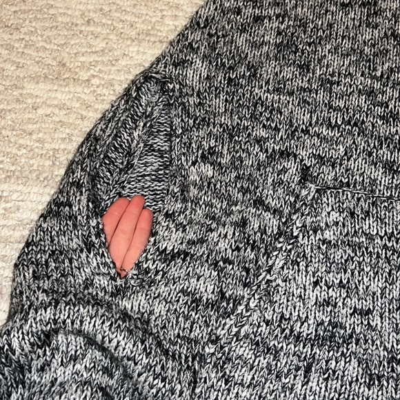 Express Poncho - Picture 2 of 2